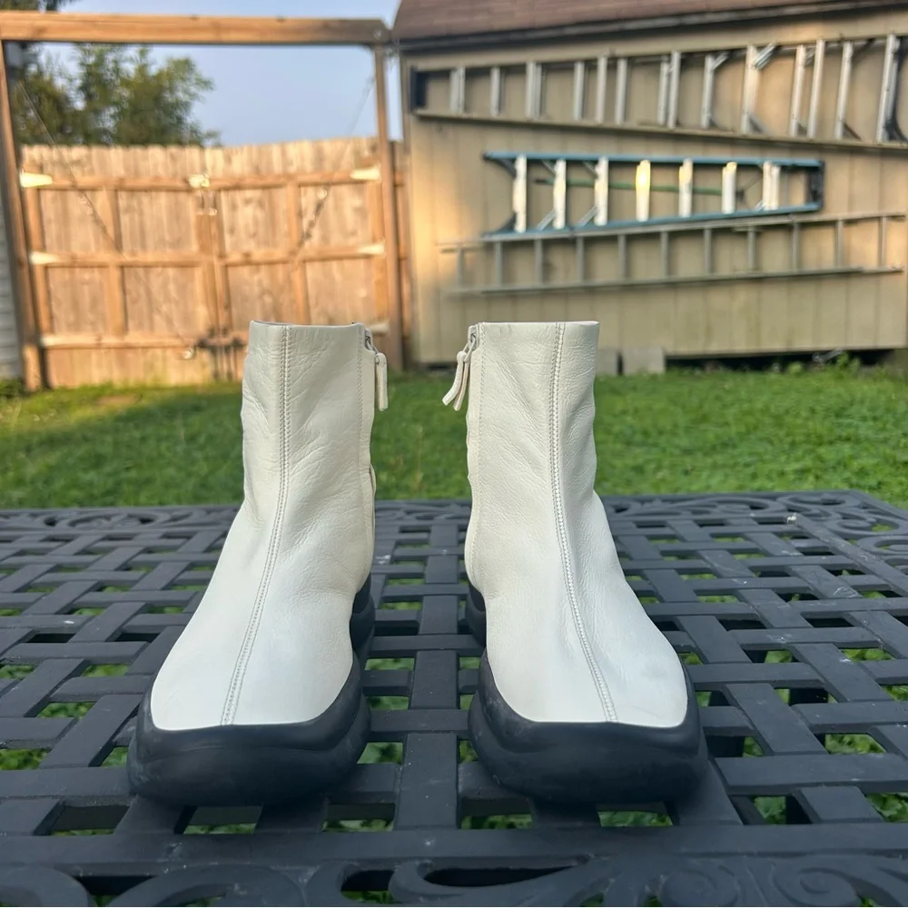 The Row Town Leather Zip Boot Milk White‎ size 36